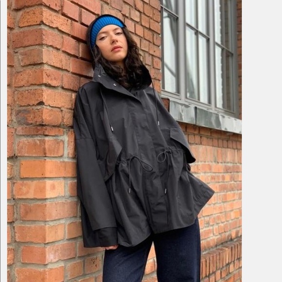 Cos Light Packable Raincoat Windbreaker 
